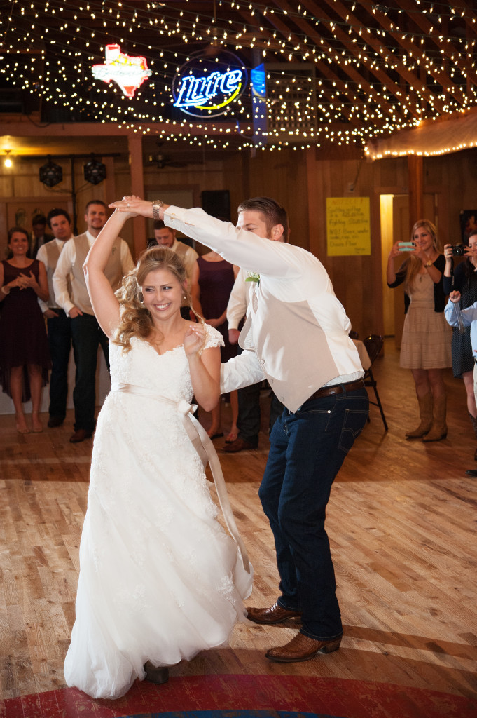 Classic Country Lockhart Wedding Photography